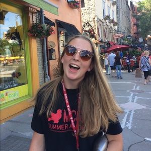 Meet your Posher, Carys